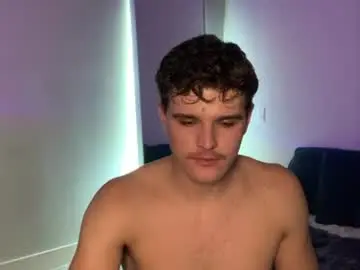 Chaturbate Sex Cam of yngdesire1