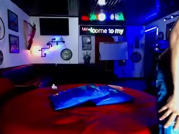 Chaturbate Best live sex cam show of crismens