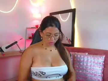 Chaturbate Best live sex cam show of meggan_greey