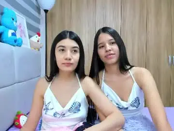 Chaturbate Live Sex Cam of roseandmiah