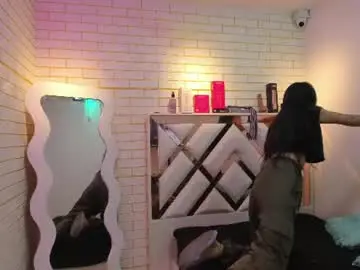 Chaturbate Live Sex Cam of valen_sw_18