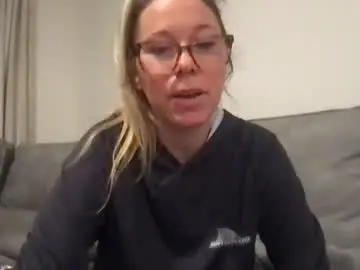 Chaturbate Live Sex Cam of texas_blonde