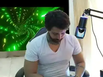 Chaturbate Best live sex cam show of aronmiller404