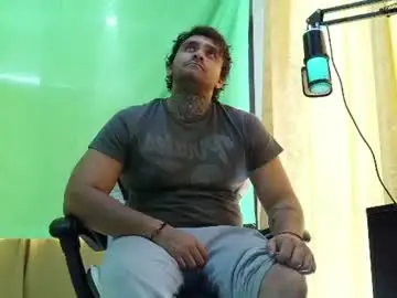 Chaturbate Free Porn Cam of aronmiller404