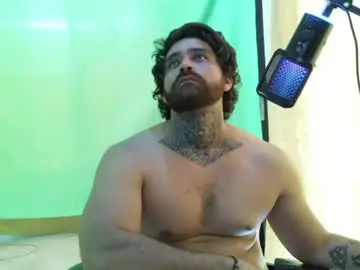 Chaturbate Best live sex cam show of aronmiller404
