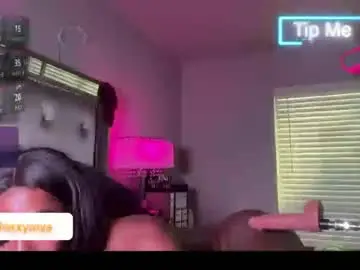 Chaturbate Live Sex Cam of tsfoxx