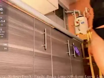 Chaturbate Live Sex Cam of luna_luuvz