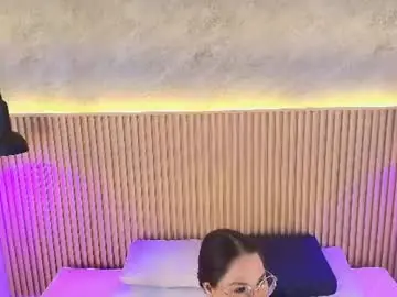 Chaturbate Live Porn of big_tits_in_your_face