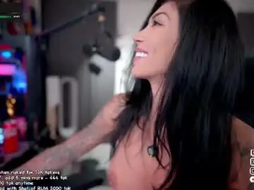 Chaturbate Watch Live Sex Cams of evelyne92
