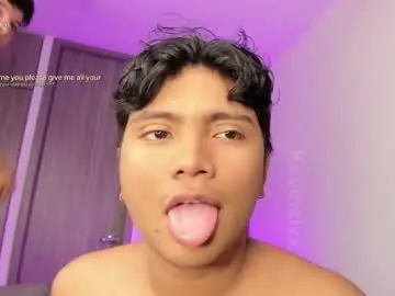 Chaturbate Watch Live Sex Cams of kevinxlvx