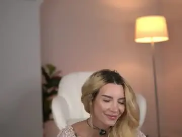 Chaturbate Live Sex Cam of svveetluna