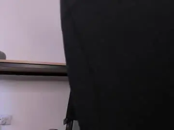 Chaturbate Live Sex of caroline_dh