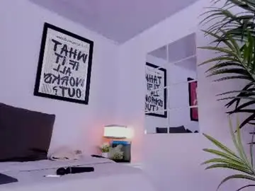 Chaturbate Watch Live Sex Cams of caroline_dh