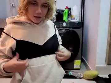 Chaturbate Nude Webcam of connie_222