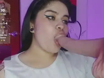 Chaturbate Live Sex Cam of magic_alicee_