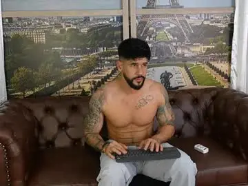 Chaturbate Adult Webcams of petesevans_1