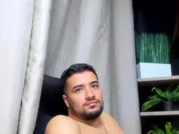 Chaturbate Live Sex Cam of mathews_colton1