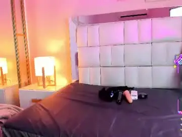 Chaturbate Live Sex Cam of roxy_clark