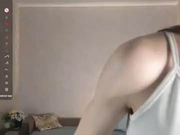 Chaturbate Live Sex Cam of _vi_vi_
