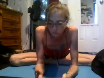 Chaturbate Live Porn of littlewhiskeygirl