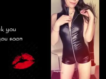 Chaturbate Nude Webcam of oliviaogk
