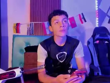 Chaturbate Best live sex cam show of damian_foster