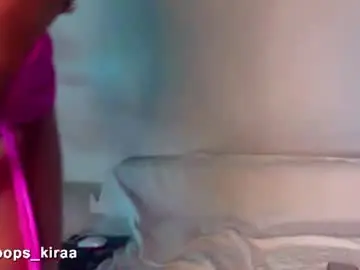 Chaturbate Live Sex Cam of kira_mmr