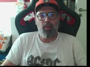 Chaturbate Live Sex Cam of womenizzeer
