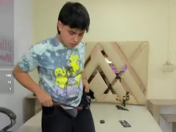 Chaturbate Adult Webcam of andrewsmile_