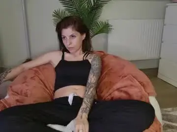 Chaturbate Live Sex Cam of crissy_love