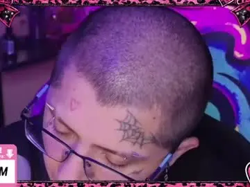 Chaturbate Live Sex Cam of ftmbiggestclit