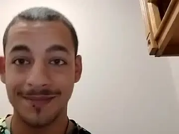 Chaturbate Live Sex Cam of momoneyr15