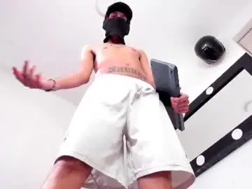 Chaturbate Nude Webcam of samuel_700
