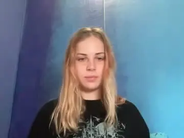 Chaturbate Live Sex Cam of alismoona