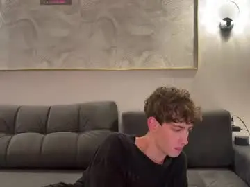 Chaturbate Live Sex Cam of aronyou_win