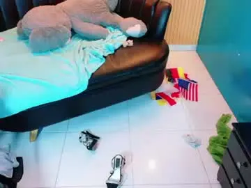 Chaturbate Adult Webcams of carolinejesh