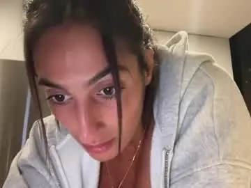 Chaturbate Adult Video Chat of camiliakxoxo
