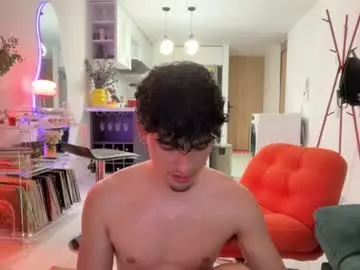 Chaturbate Live Sex Cam of zenn_rush