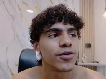 Chaturbate Live Sex Cam of malcom_foxx