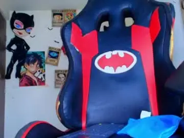 Chaturbate Live Sex Cam of selina_kyl3