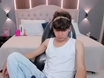 Chaturbate Live Sex of tommy18__