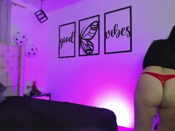 Chaturbate Live Sex Cam of nicolee_millerr