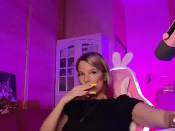 Chaturbate Watch Live Sex Cams of findom_lady_shine