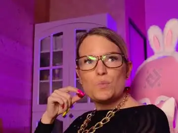 Chaturbate Live Porn of findom_lady_shine