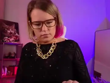 Chaturbate Live Sex of findom_lady_shine