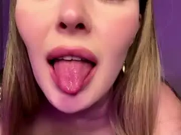 Chaturbate Live Sex of helen__eve