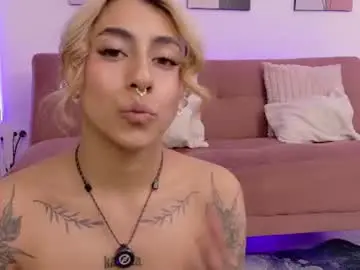 Chaturbate Free Porn Cam of lily_cooper1
