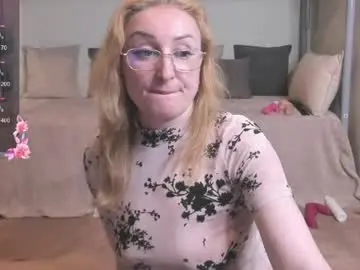 Chaturbate Live Sex Cam of madissonkiss
