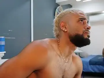 Chaturbate Nude Webcam of emilio_brandon