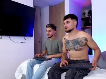 Chaturbate Best live sex cam show of aron_santoro1